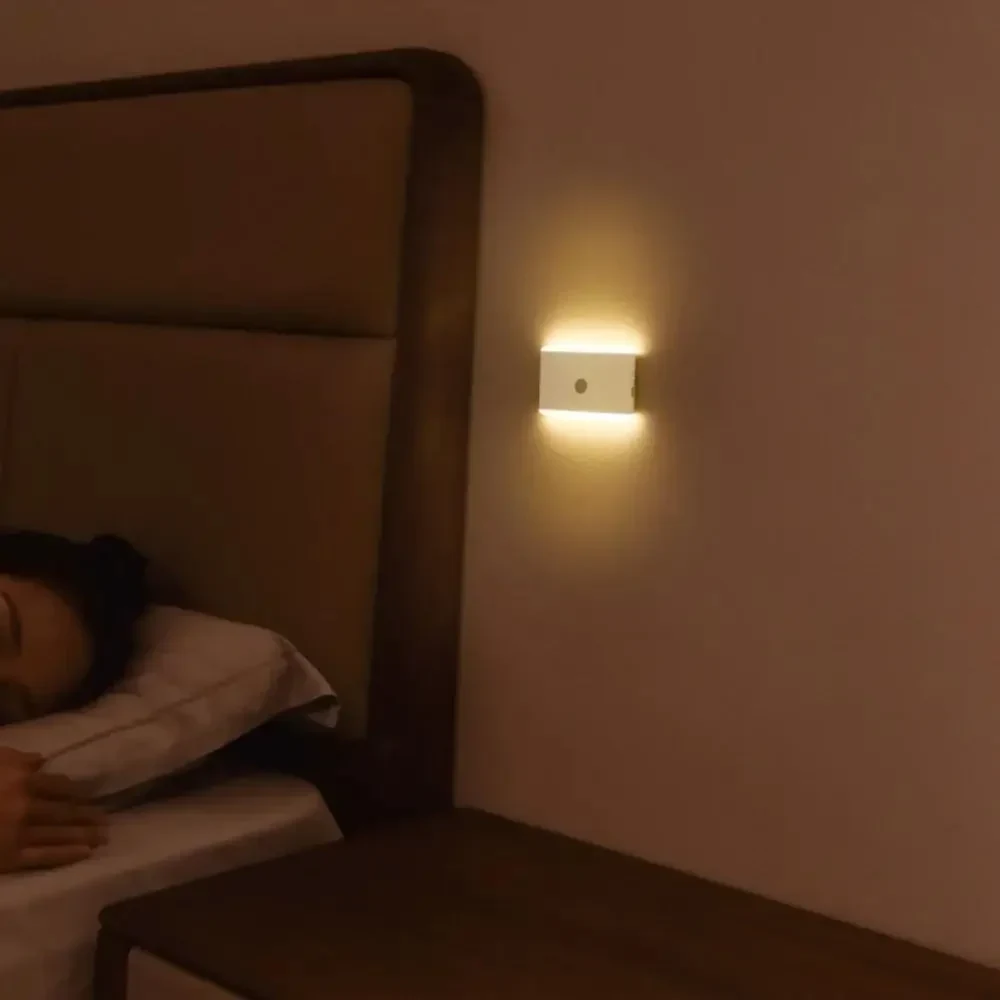 Автоматичний нічник з датчиком руху Portable Night Lamp | Вбудований акумулятор, Type-C | RGB світлодіоди | Магнітний